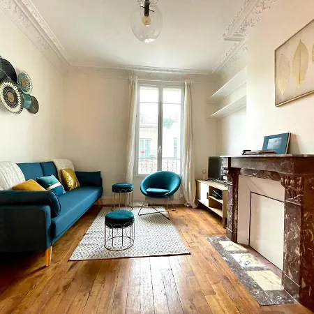 Lumineuse Avec Sa Salle De Bain Privative * Saint-Denis (Seine-Saint-Denis)